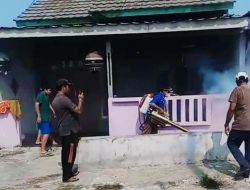Pemdes Sukaringin Gelar Fogging di Wilayah Kadus 02 untuk Cegah DBD
