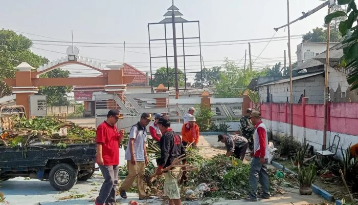 Kepala Desa Sukaringin Royadih Pratama Adakan Kerja Bakti Sambut HUT RI ke-80, Difokuskan di Tiga Dusun