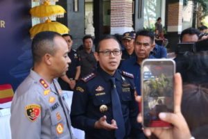 Bea Cukai Ngurah Rai Gagalkan Penyelundupan 10 Kg Ganja Berkedok Liburan Keluarga