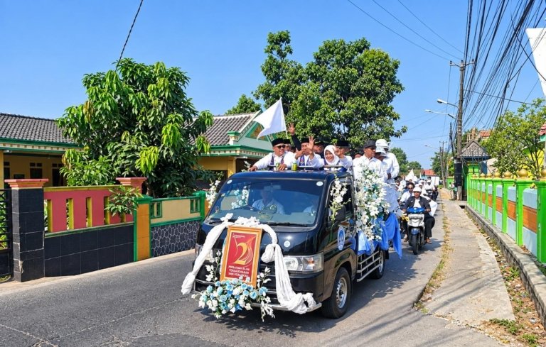 “Oh, Jadi Ini Sosoknya?” JORRO Nomor 2 Bikin Penasaran di Tengah Ramainya Pilkades Kedungjaya